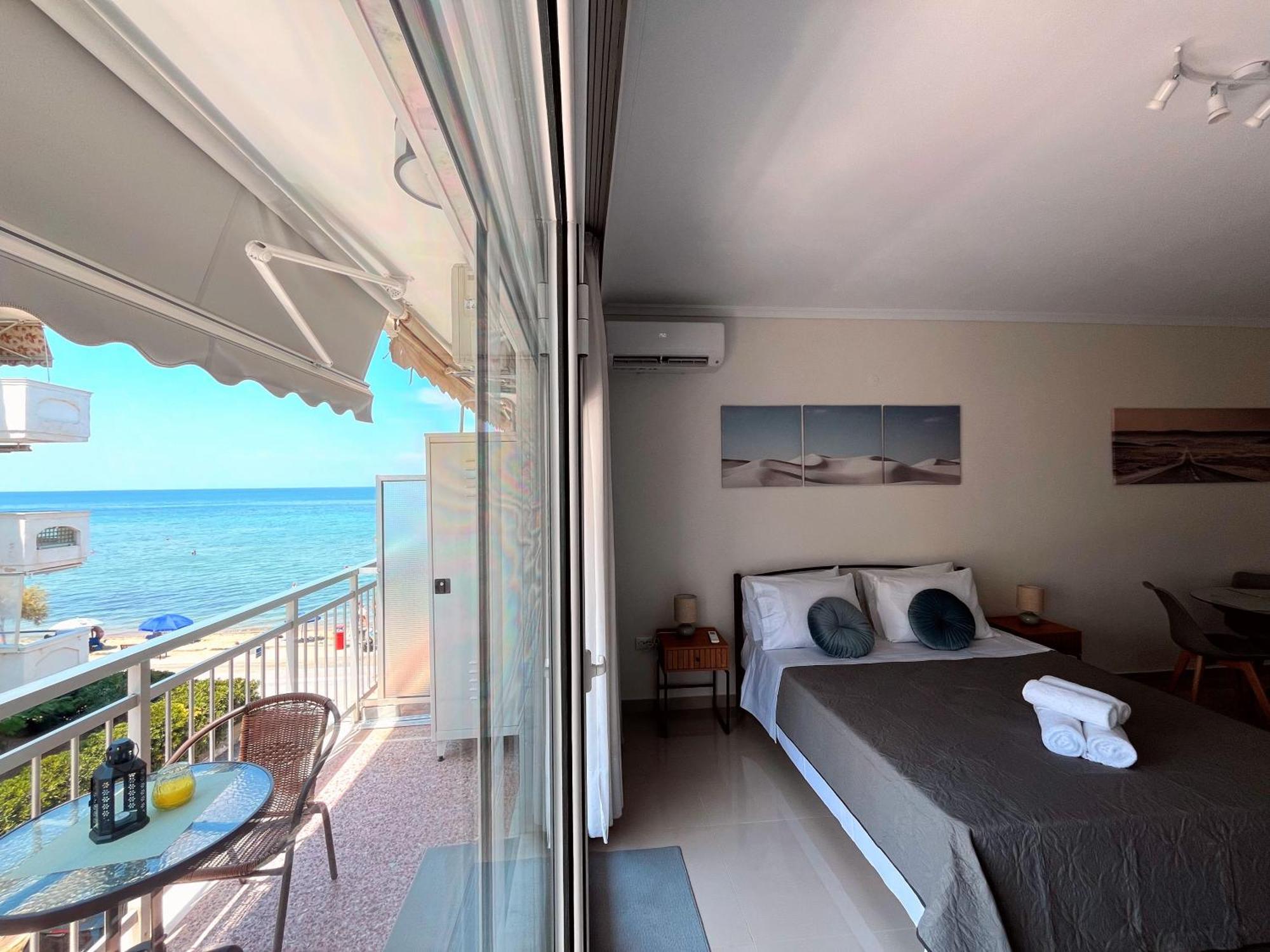 Irene Beach Front Luxury Suite Peraia  Luaran gambar