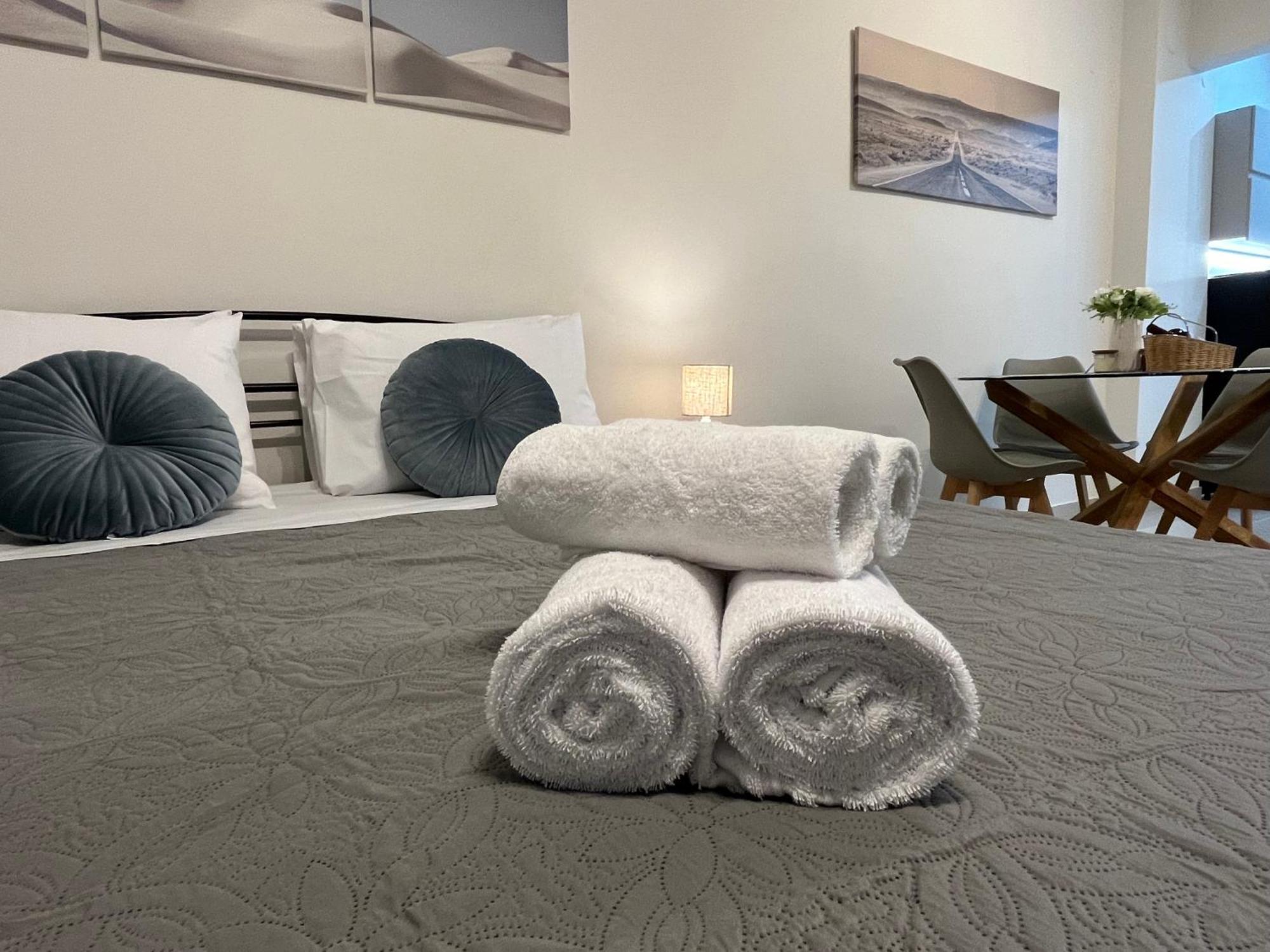 Irene Beach Front Luxury Suite Peraia  Luaran gambar