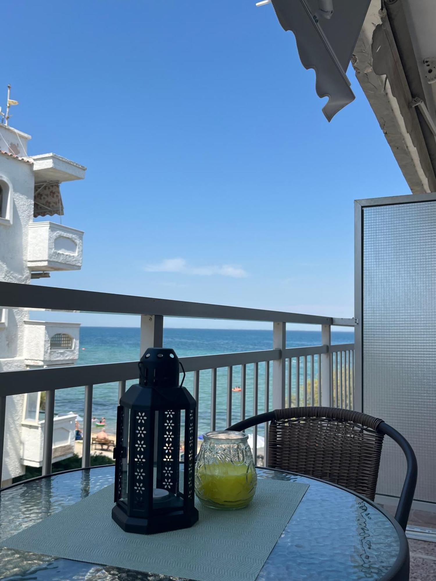 Irene Beach Front Luxury Suite Peraia  Luaran gambar